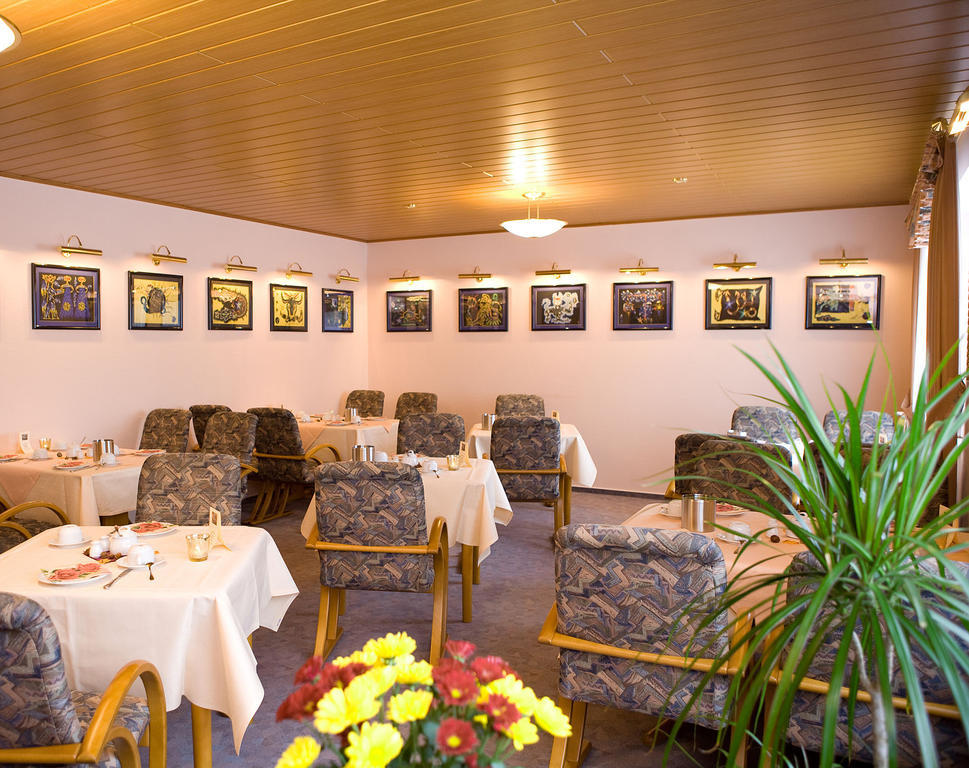 Central Inn Hotel Garni Eppelborn Exterior photo